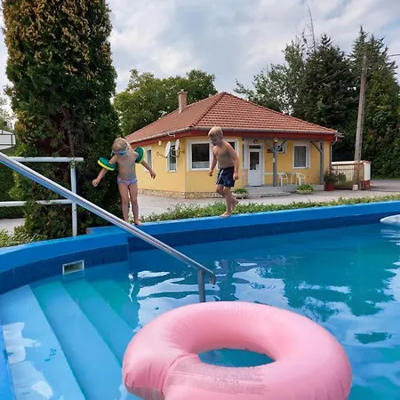 منتزه العطل Tulipan Bungalow Camping 3*