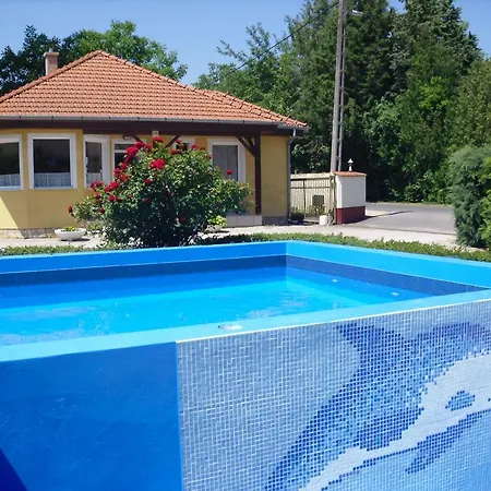Holiday park Tulipan Bungalow Camping Gyenesdias