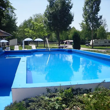 פארק נופש Tulipan Bungalow Camping