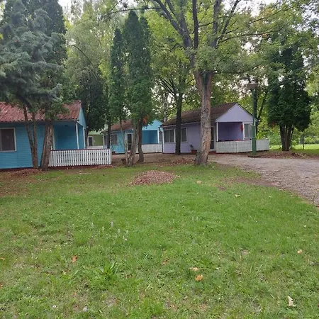 منتزه العطل Tulipan Bungalow Camping Gyenesdiás