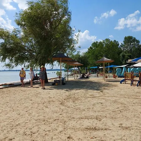 Kompleks wypoczynkowy Tulipan Bungalow Camping