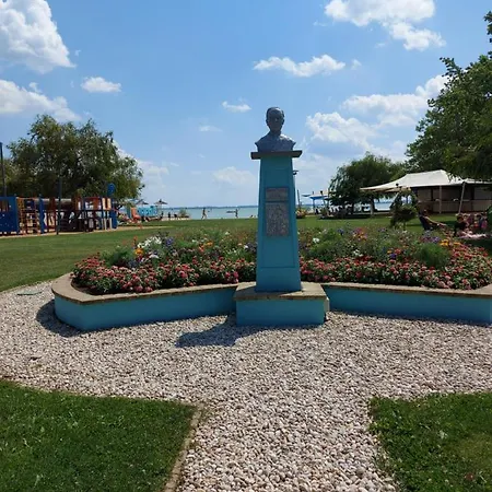 Tulipan Bungalow Camping 3* Gyenesdiás