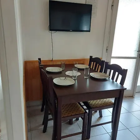Tulipan Bungalow Camping 3* גיינסדיאס