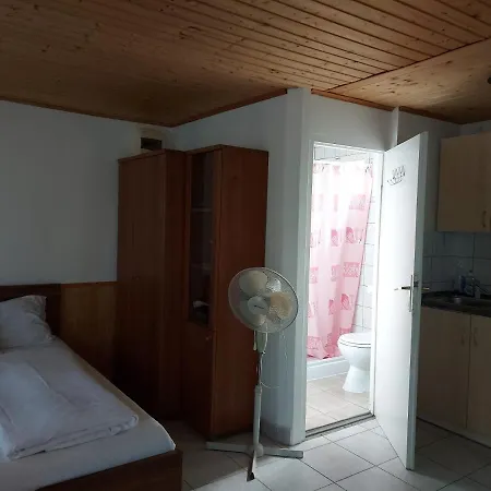 Tulipan Bungalow Camping منتزه العطل Gyenesdiás