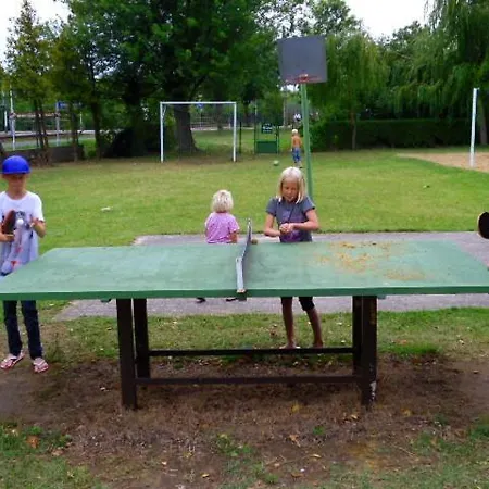 Tulipan Bungalow Camping פארק נופש 3*
