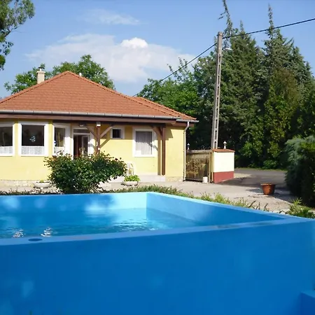 Tulipan Bungalow Camping Holiday park Gyenesdias