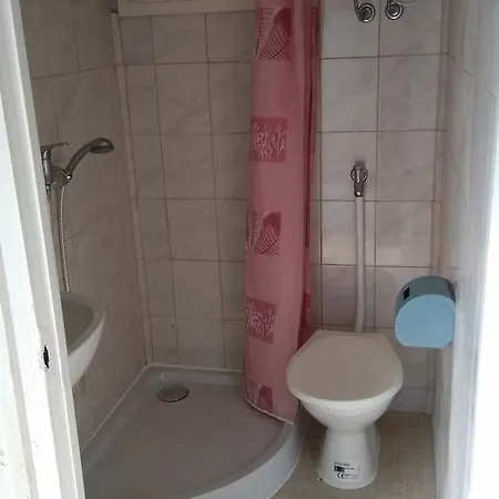 Tulipan Bungalow Camping 3* גיינסדיאס