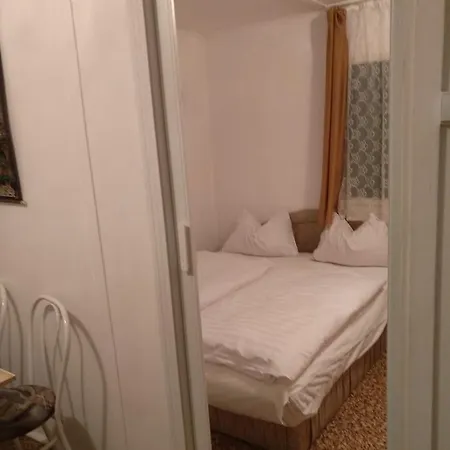 Tulipan Bungalow Camping פארק נופש גיינסדיאס