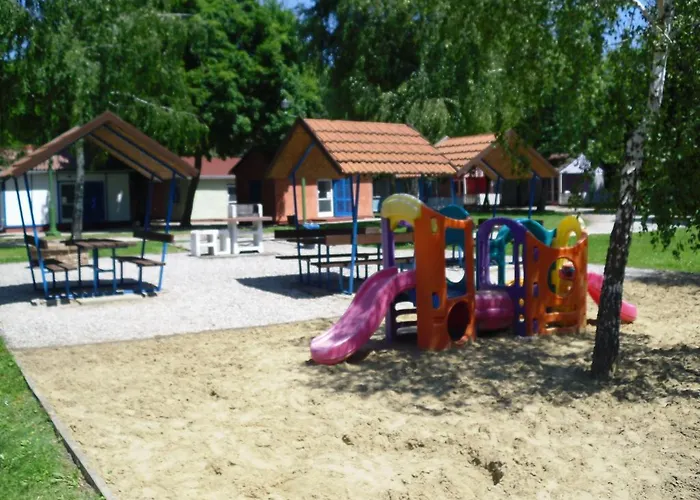 Tulipan Bungalow Camping פארק נופש 3*