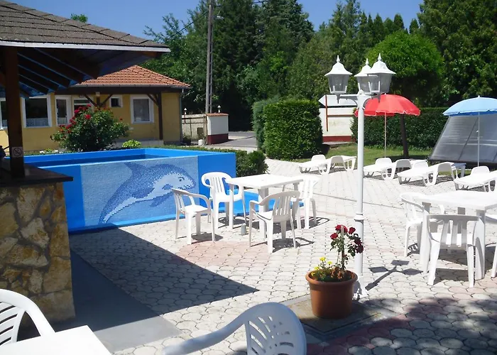 Tulipan Bungalow Camping גיינסדיאס