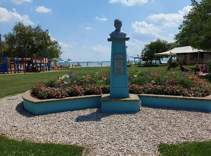 Tulipan Bungalow Camping 3* Gyenesdiás