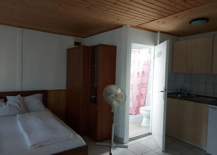 Tulipan Bungalow Camping פארק נופש גיינסדיאס