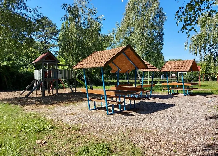 פארק נופש Tulipan Bungalow Camping 3*
