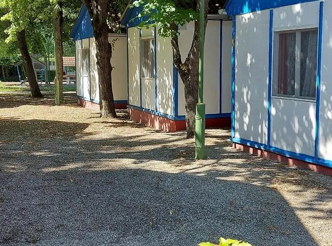 Tulipan Bungalow Camping Parc de vacanță