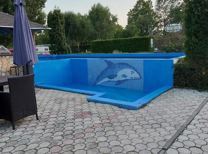 Tulipan Bungalow Camping 3* גיינסדיאס