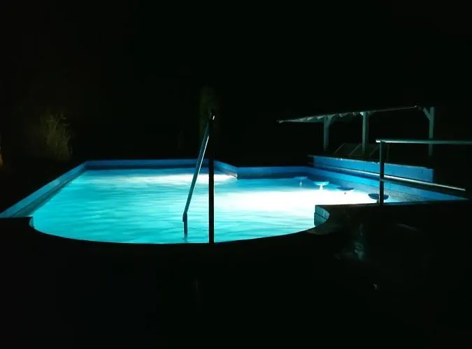 Tulipan Bungalow Camping פארק נופש 3*