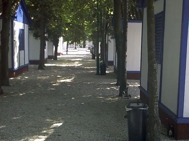 Tulipan Bungalow Camping פארק נופש גיינסדיאס