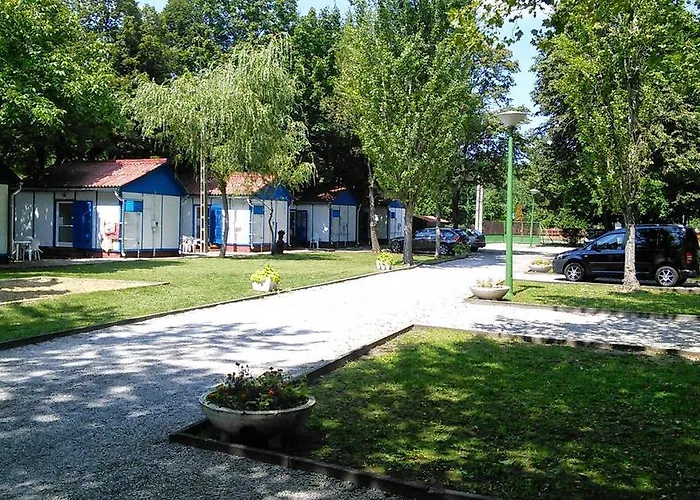 Tulipan Bungalow Camping פארק נופש