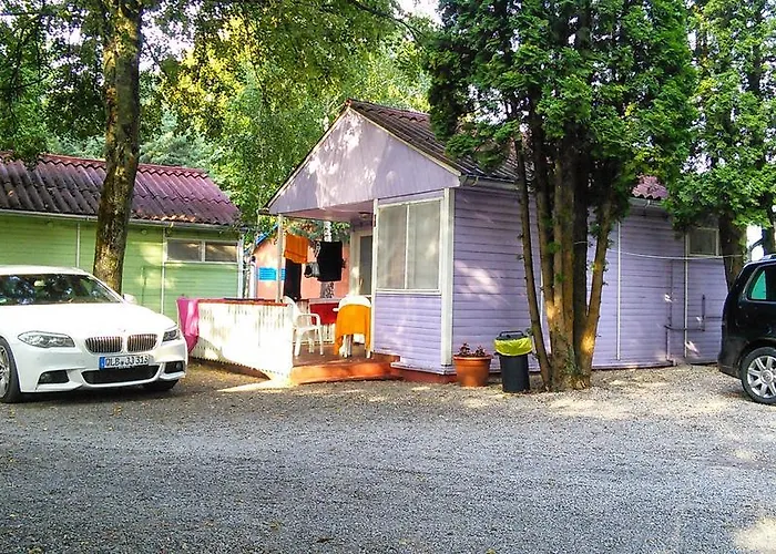 Tulipan Bungalow Camping 3* גיינסדיאס