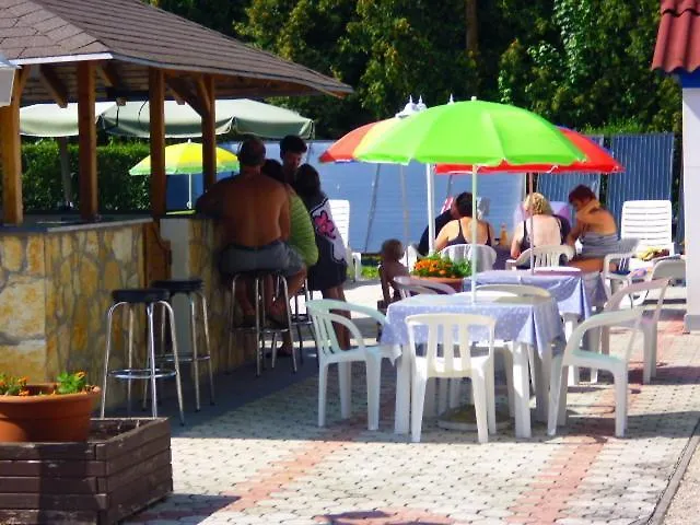 图利潘简易别墅野营度假酒店 假日公园